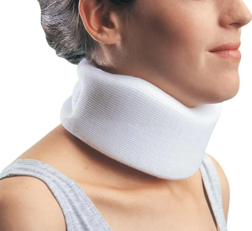 Pharmacy LEVTRADE CERVICAL COLLAR (M)